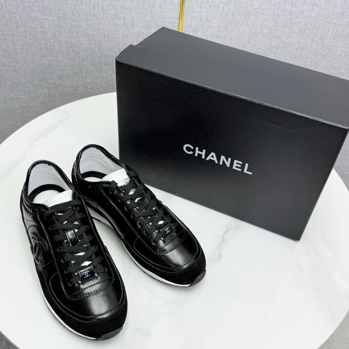 👟👟Ex-factory price 560👟👟Chanel Panda Shoes! 2025 counter's top casual sports shoes. This classic design; the upper is electro-embroidered with a variety of techniques; the outsole is fashionable and sporty; the unusual inclusion of a variety of color matching elements... The diversified mix and match is very good-looking and versatile, and can be used for leisure, fashion, sports, and outdoor... ꫛꫀꪝ Go➫ Materials: ❶Upper made of: original imported first-layer silk cowhide + original waterproof cloth + original first-layer cowhide ❷Inner lining: Original Yangli+wang ❸ Outsole based on: Original TPU combination outsole Counter boutique packaging complete set for women 35–41